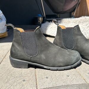 Black Nubuck Suede Ankle Blundstones